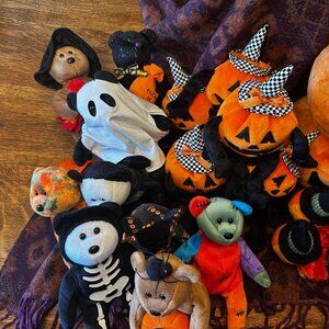 Lot of 30 Halloween/Fall/Thanksgiving TY Beanie Babies